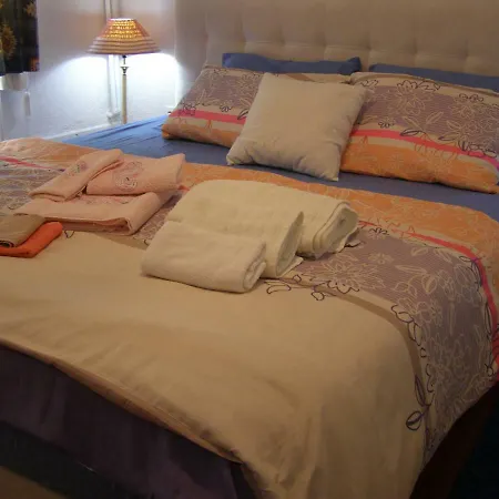 Séjour chez l'habitant Sunny Room, 2 Min From Center By Car-5 From Beach *